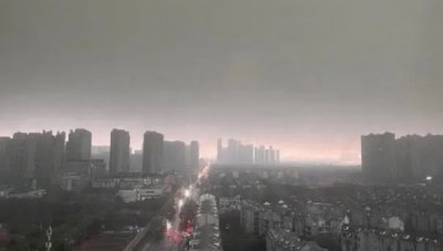 ​武汉大暴雨白天变黑夜 这是什么原因造成的？