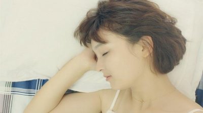 ​人体最科学的睡眠时间是几点到几点（每天睡多久最合适）