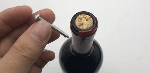 红酒没有开瓶器怎么办