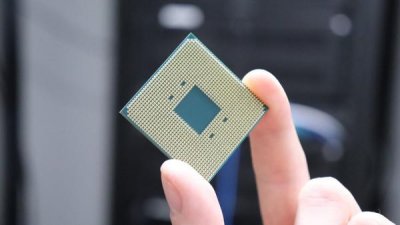 ​海关查获一起藏匿 360 个 CPU 进境案！又是客车改装