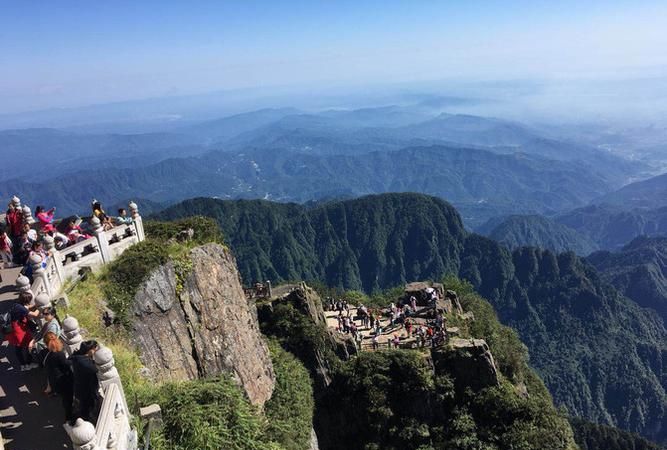 峨眉山，武当山，华山，普陀山都在哪个城市