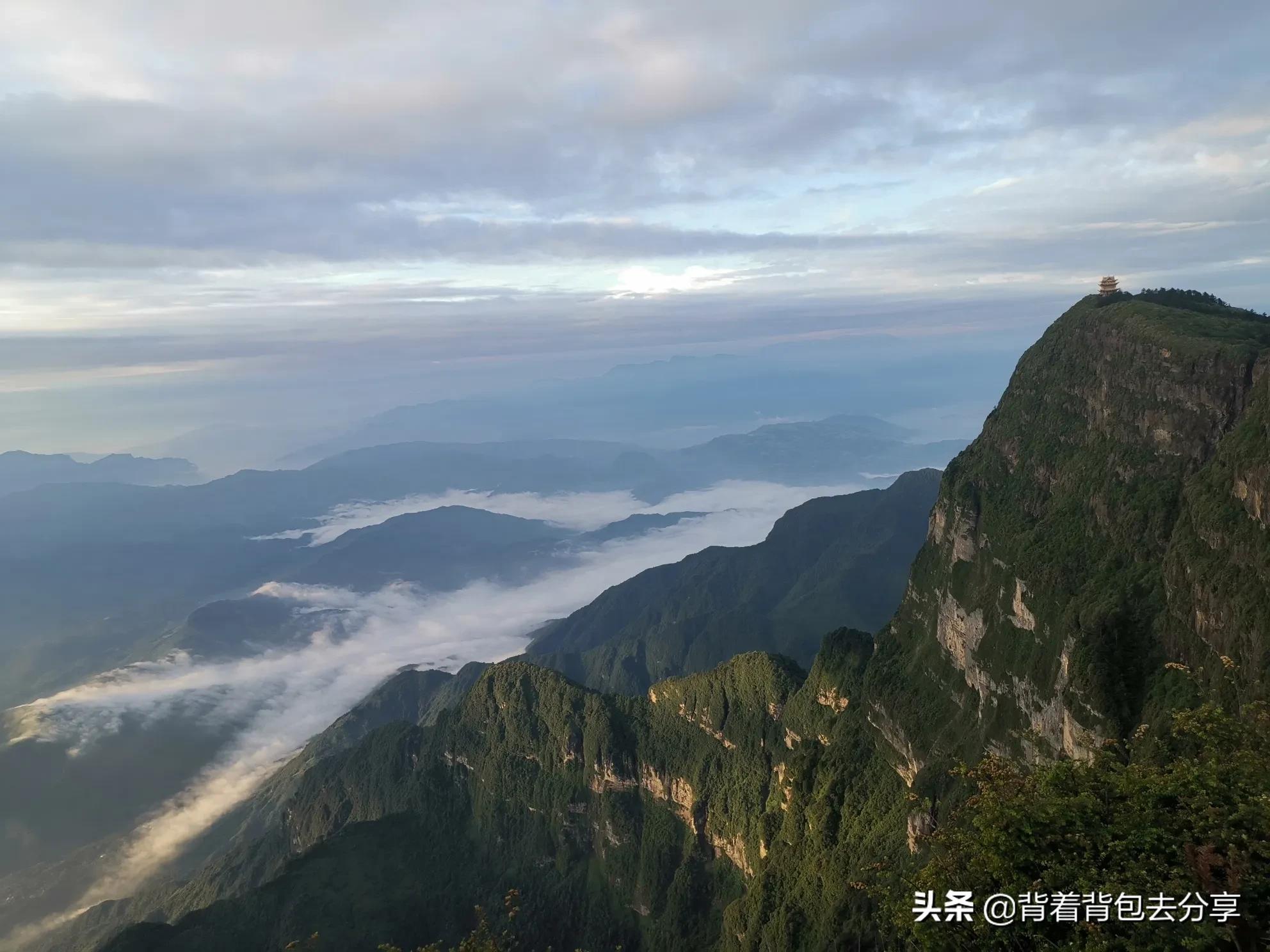 中国最美十大名山(中国最美的十大山峰)