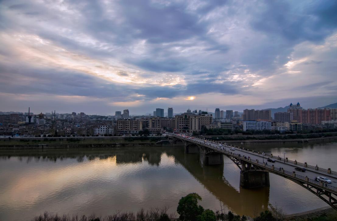 景德镇是地级城市吗（景德镇位于我国哪个城市）