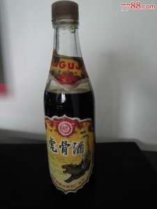 ​云南80度白酒_云南纯白酒