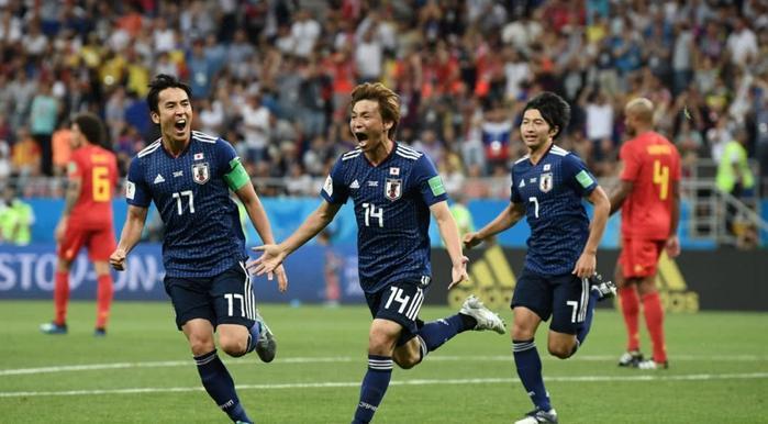 震撼！日本干伊朗3-0！还记得中国足球曾经5-0吊打日本吗？