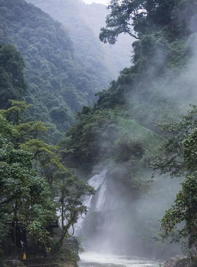 凉山市再遭火灾，大火焚烧前的它，曾风恬月朗如隐世仙境