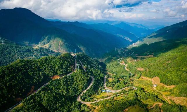 凉山市再遭火灾，大火焚烧前的它，曾风恬月朗如隐世仙境