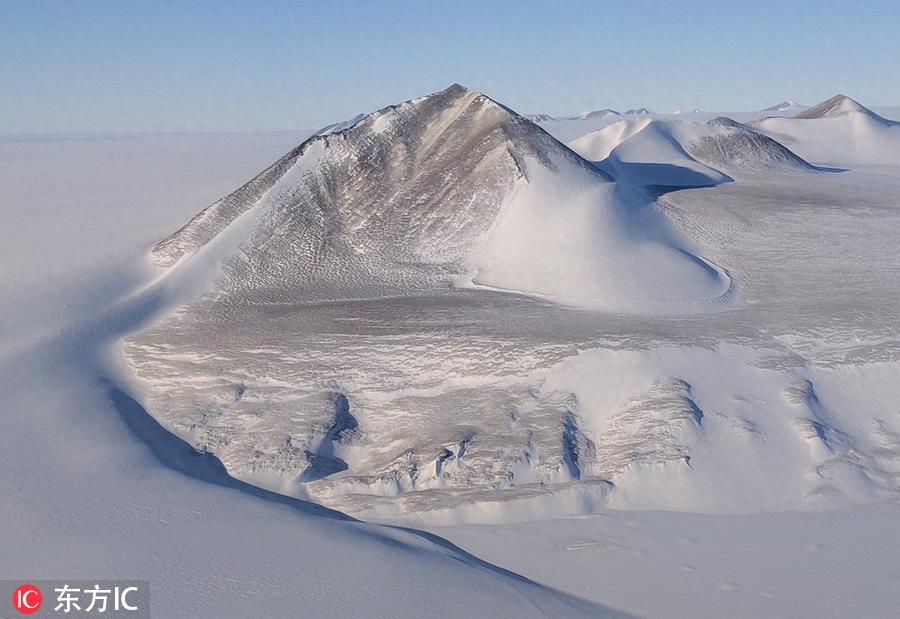 NASA在南极发现巨型冰山 棱角分明如矩形桌