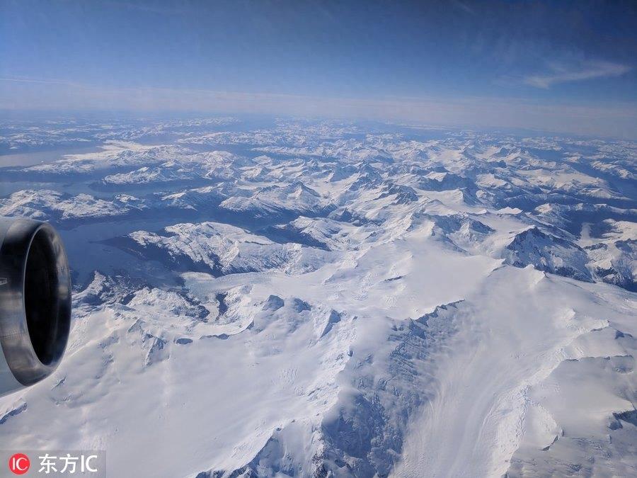 NASA在南极发现巨型冰山 棱角分明如矩形桌