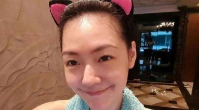 ​小S三个女儿长大太惊艳，大女儿气质不输妈妈，二女儿长腿抢镜